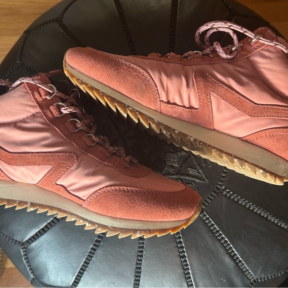 - NWT rag & bone Pink Retro Hiker Sneaker - used - Picture 7 of 9